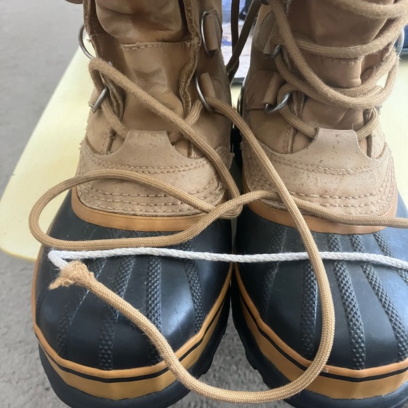 Sorel caribou waterproof boots size US 6 - Picture 4 of 6
